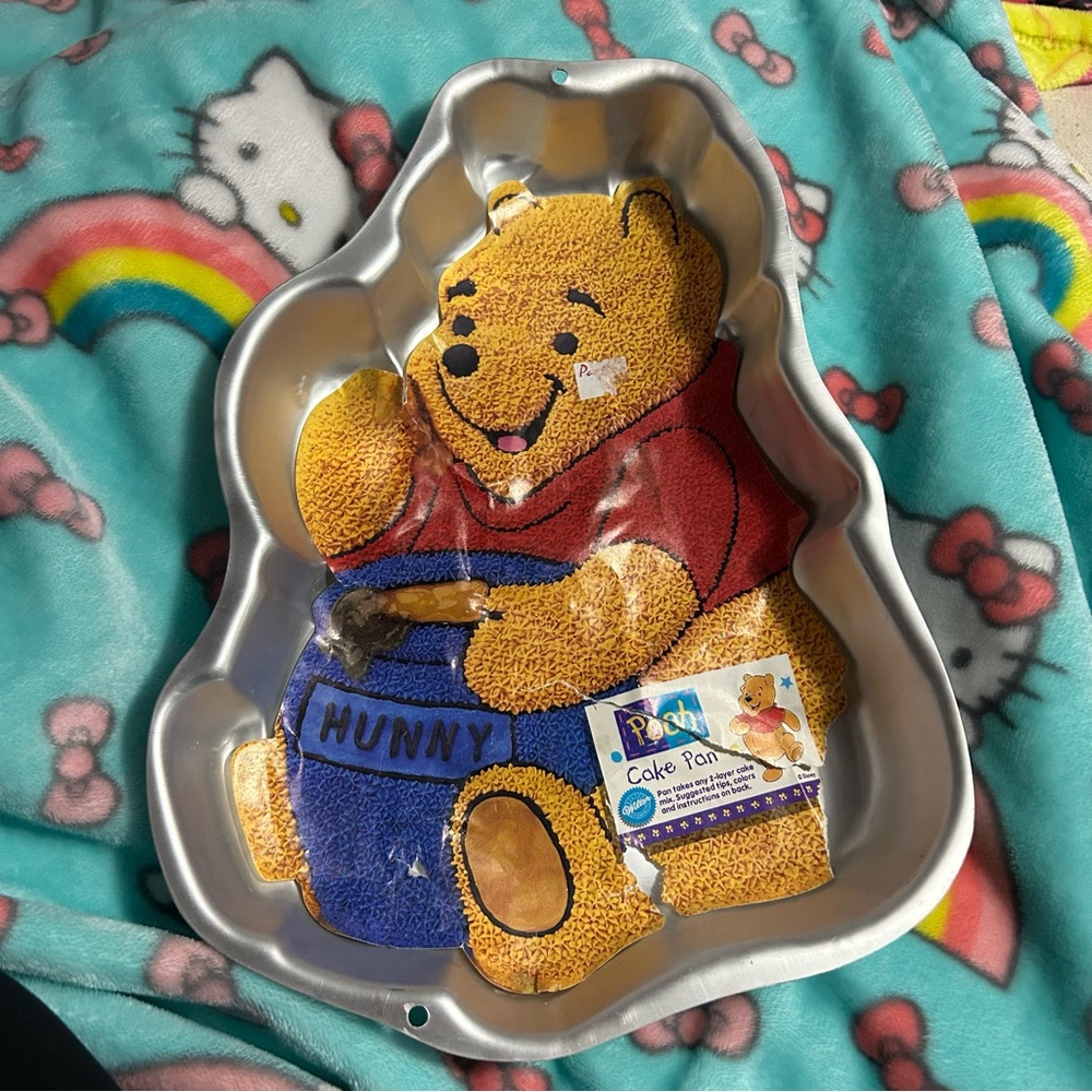 Wilton Cake Pan- Winnie the Pooh - 1995 vintage‎